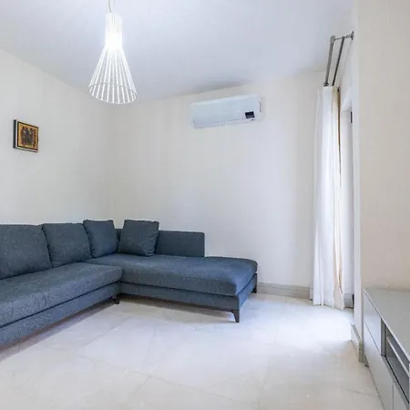 4+1 Villa Within Walking Distance To The Sea Vila