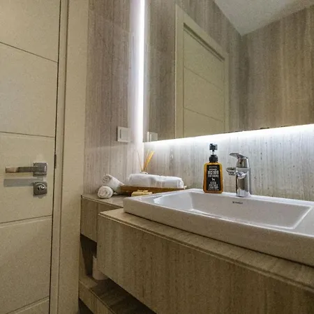 4+1 Villa Within Walking Distance To The Sea בודרום
